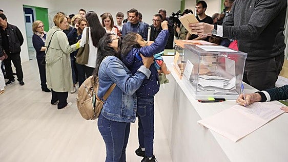 Tres Cantos, municipio de 1991, pide auditar el censo exterior tras sumar 200 electores por la ley de nietos