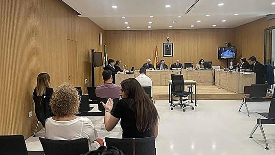 La Fiscalía pide 10 años de cárcel para dos acusados de traficar con drogas valoradas en más de 24.000 euros en Córdoba