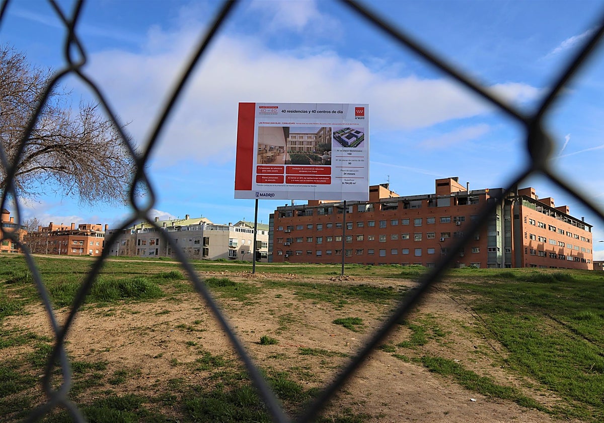 Ayuso sortea el boicot de la izquierda y levantará residencias en Alcorcón y Rivas