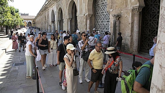 Córdoba roza los 100.000 viajeros en agosto y dispara las pernoctaciones hoteleras