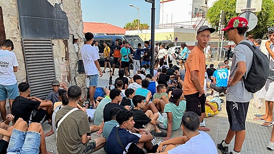 Manos Limpias pide a la AN que investigue a la secretaria de Estado de Migraciones por la gestión de los migrantes en Ceuta