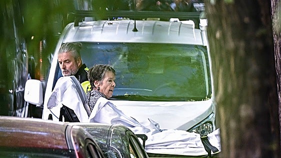 Desahucian a Maricarmen, la vecina de Retiro de 87 años, pese a la resistencia de decenas de activistas