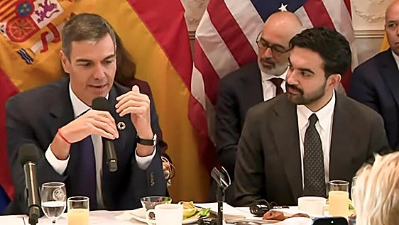 Baño y masaje entre Mamdani y Sánchez: Lorca, los Knicks y ni rastro de Ceuta