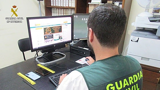 Investigan a dos exempleados del festival Costa Feira de Sanxenxo por robar dos móviles de alta gama