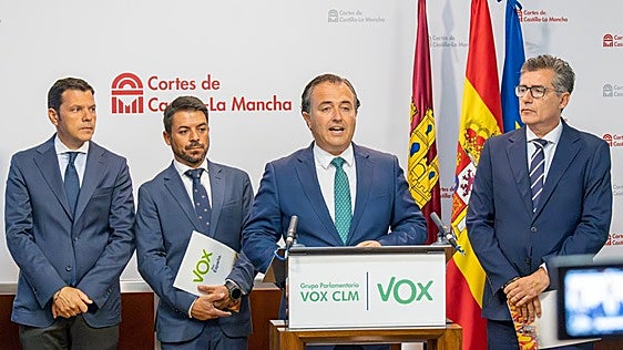 Vox Castilla-La Mancha plantea limitar la sanidad a inmigrantes ilegales a urgencias vitales