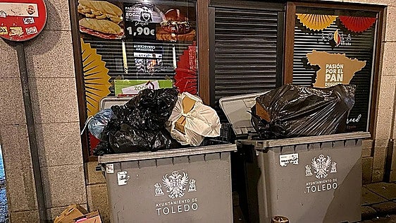 Las multas por sacar la basura fuera de horario en Toledo podrán alcanzar los 601 euros