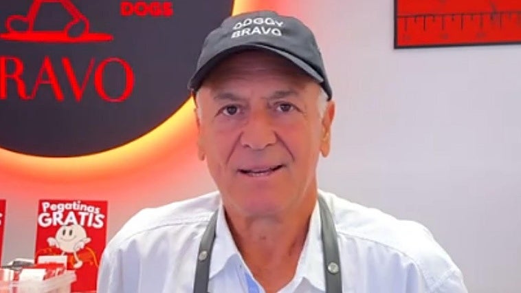 Bernardo Rivero, empresario madrileño: «Me echaron del trabajo a los 55 años por viejo y abrí la mejor tienda de perritos calientes de la ciudad»