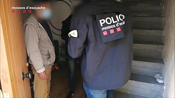 Abusos sexuales y pruebas del GEO en la secta del «maestro iluminado»