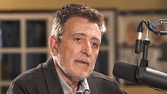 Manolo García, 71 años, sobre su infancia en un barrio obrero de Barcelona: «No sabía lo que era una ducha, no había un grifo con agua donde abrías y salía»