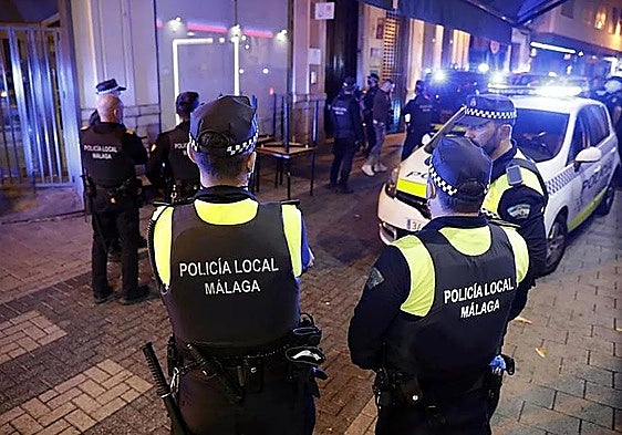 Herido de bala al ser tiroteada una persona que estaba cenando en un centro comercial de Málaga