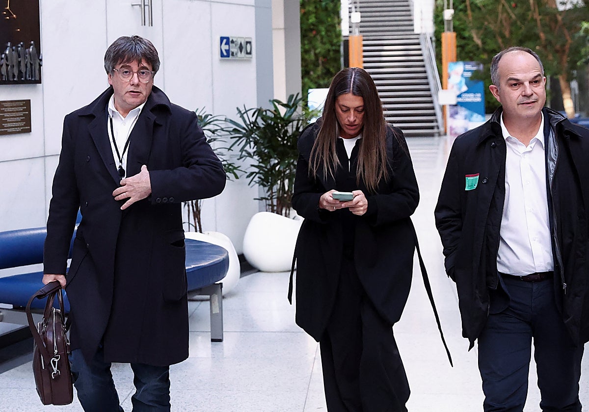 Puigdemont podría regresar a España en cuanto el Constitucional amnistíe a Turull el día 6