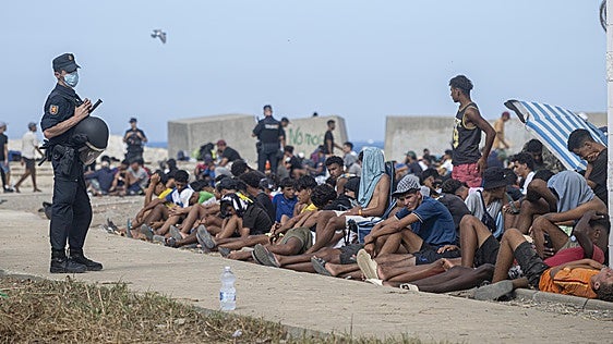 El Gobierno eleva el tono con Marruecos por Ceuta: «Se les fue de las manos»