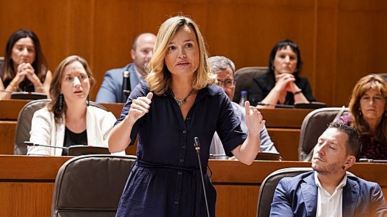 Azcón placa a Alegría en el debate sobre el fichaje de su exasesora por Blackstone: «Cumple la ley»