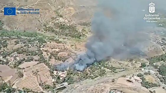 Controlado el incendio en Santa Lucía (Gran Canaria) que deja varias viviendas calcinadas