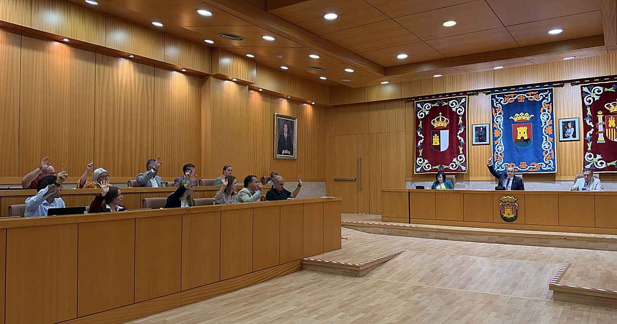 Talavera pasa de la unanimidad a la división por Ceuta en menos de un mes