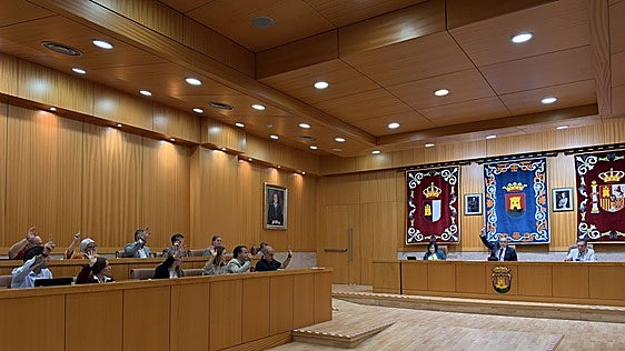 PP y Vox votan a favor de la moción presentada por este último grupo municipal.