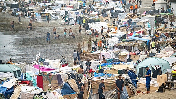Así se esconden en los túneles de Ceuta los inmigrantes que entraron en la invasión