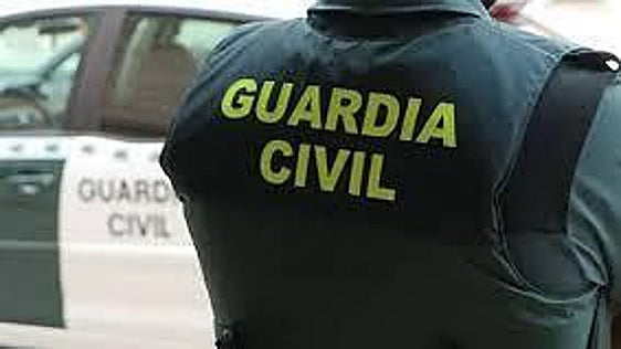 En libertad el hombre de 37 años detenido en un instituto de Ordes por acostarse con una alumna menor de 16