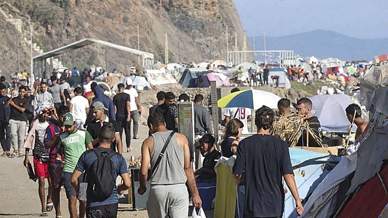 Drogas, robos y venta ambulante: 'los malos' de la playa del Trampolín de Ceuta