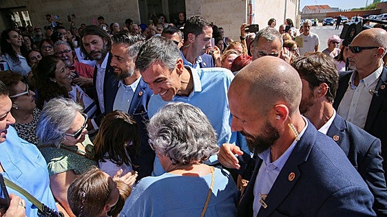 Tensión en un pueblo de Toledo por la visita de Pedro Sánchez: «¡Traidor, sinvergüenza!»