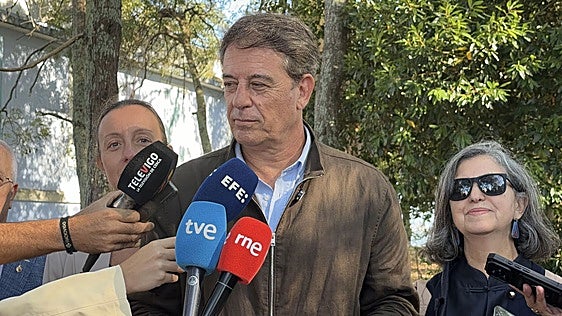 Besteiro pide extender acuerdos a financiación, deuda y vivienda