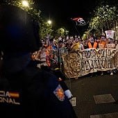 Protesta en Madrid por el desahucio de Maricarmen, una mujer de 87 años.
