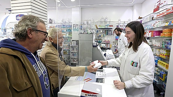 Las farmacias de Andalucía renuevan casi un millón de tratamientos de pacientes del SAS en ocho meses