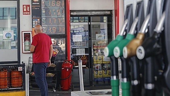 Detenidos en Cordoba dos 'especialistas' en robos al descuido en áreas de servicio: eran buscados en varias provincias y por Interpol
