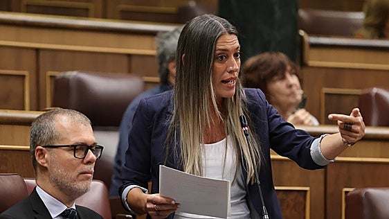 Junts plantea suspender los desahucios cuando el inmueble pertenezca a un fondo buitre y ayudas a los propietarios ante impagos