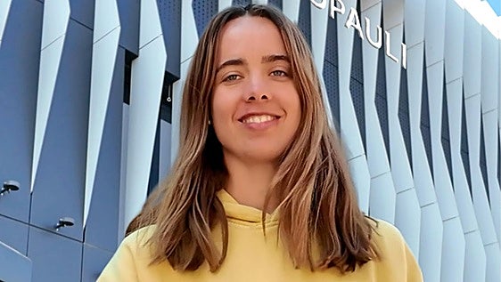 Paula Nuévalos, agricultora valenciana de 28 años: «Me parece una barbaridad que busquemos la felicidad en los momentos en los que no curramos. Trabajamos más de la mitad del día»