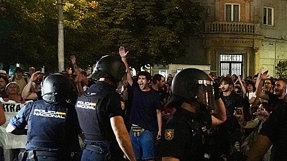 AntidisturbiosConcentración en Valladolid para protestar por el desahucio de Maricarmen