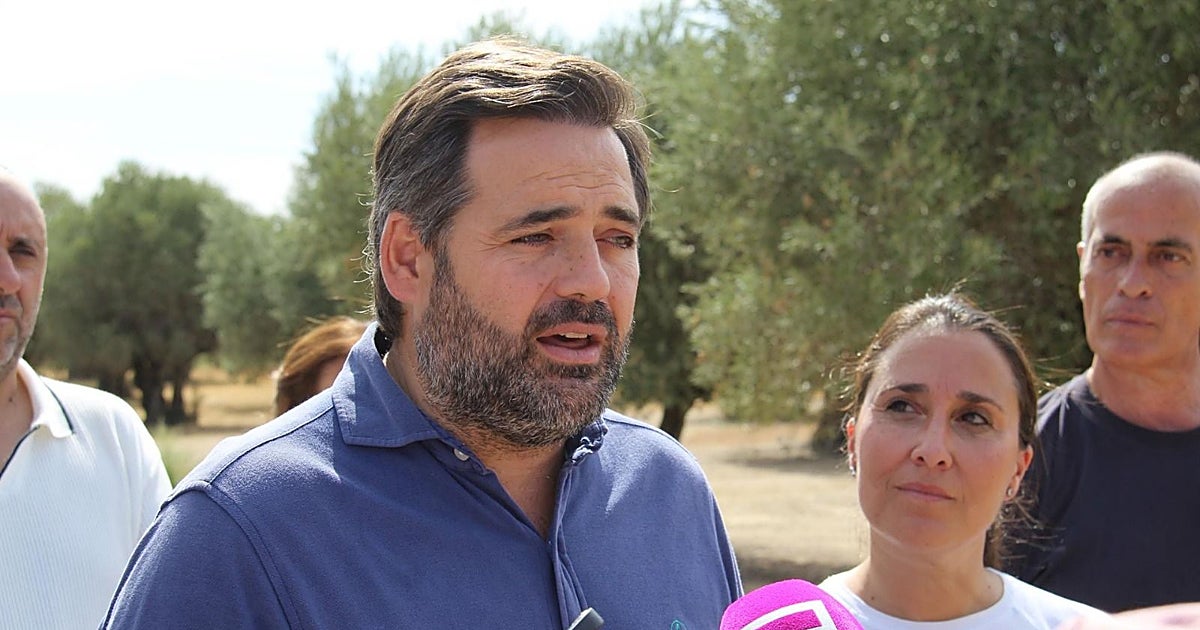 Núñez anuncia que el PP eximirá del IVA a los agricultores y ganaderos autónomos que facturen menos de 85.000 euros