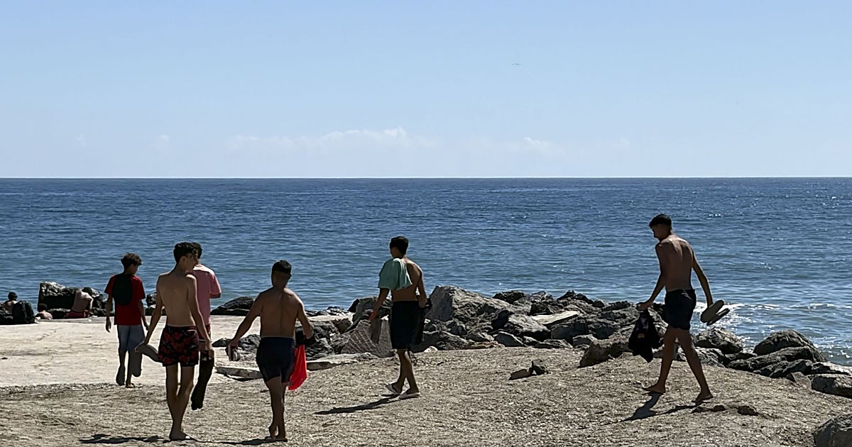 Policías discrepan de las cifras de Marlaska en Ceuta: calculan que quedan más de 14.000 personas
