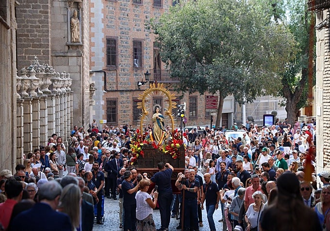 La Virgen sube hacia Arco de Palacio.
