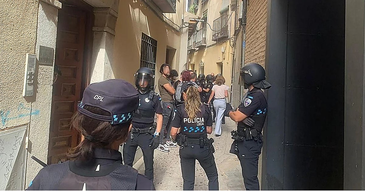 Toledo ofrece una plaza en una residencia a Rosario tras el fin de su alquiler y Sumar pide una vivienda