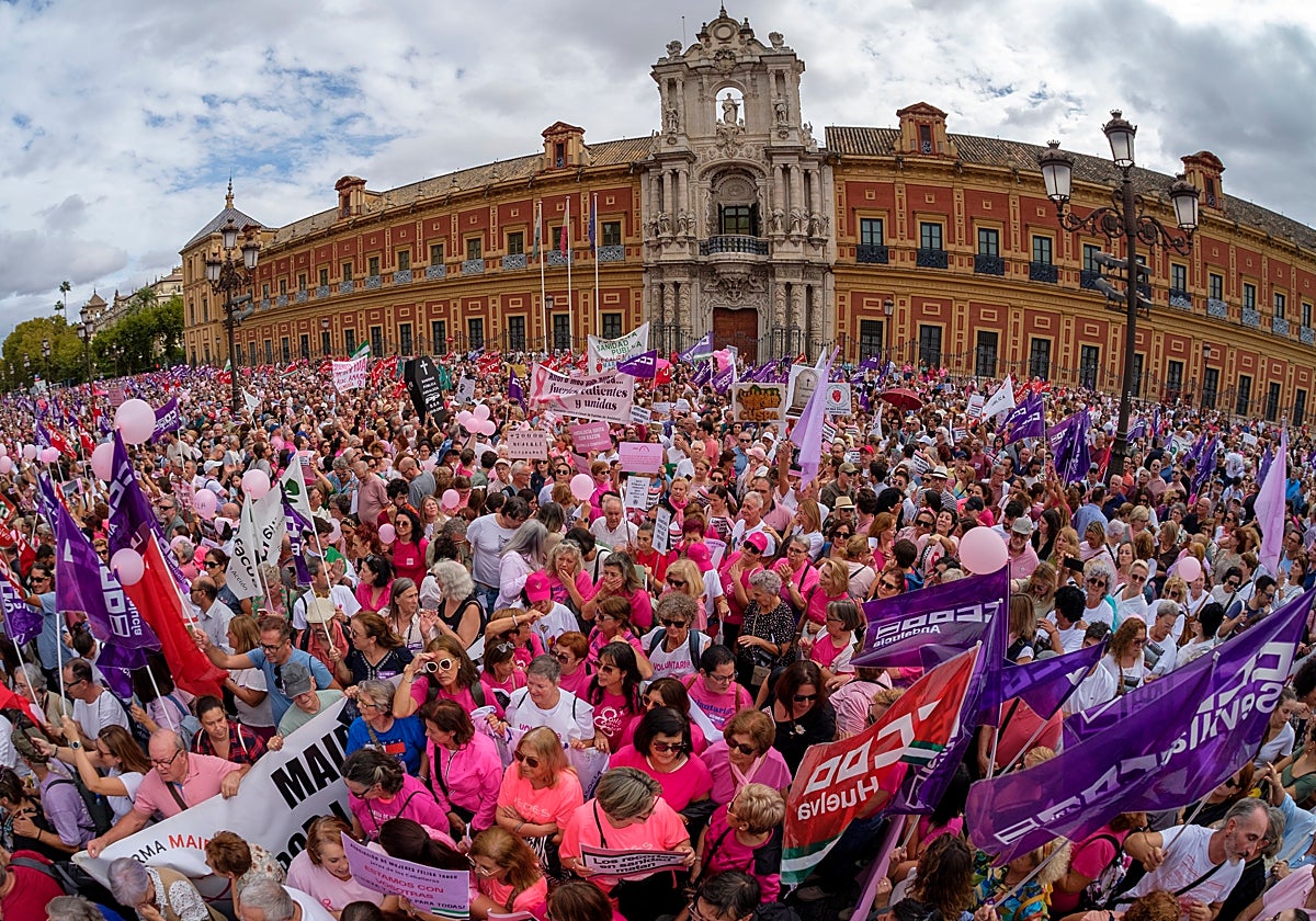 Las dos semanas que tambalearon al Gobierno andaluz