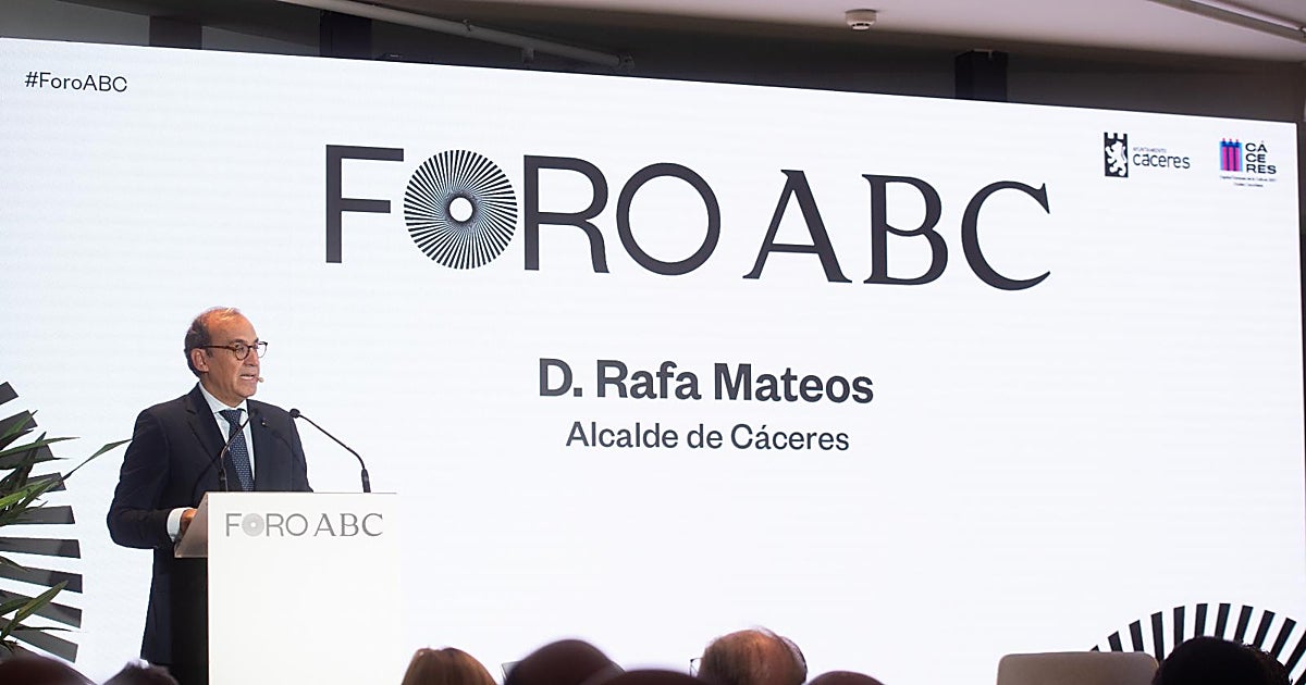 Rafa Mateos, alcalde de Cáceres: «Pedir la retirada de la Cruz de los Caídos es una cortina de humo de Sánchez»