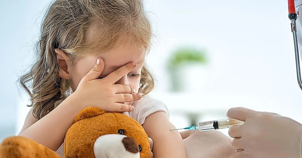 Castilla-La Mancha adelanta la vacunación de la gripe y comienza este jueves con los niños