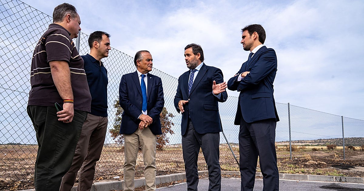 Núñez compromete un cambio de modelo para «atraer inversiones, generar empleo y avanzar en la reindustrialización»