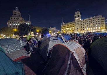 La acampada de Sol se replica en la plaza Cataluña de Barcelona