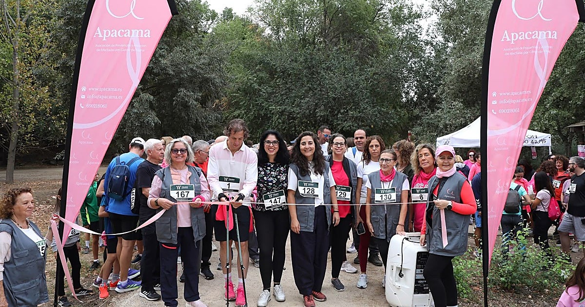 Toledo vuelve a teñirse de rosa con la V Marcha Solidaria de APACAMA contra el cáncer de mama