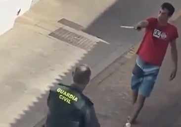 El parricida de la mancuerna ya sembró el pánico con un cuchillo en un pueblo de Badajoz: «¡No tengo miedo a la muerte!»