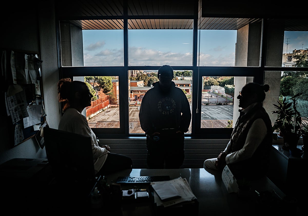 Érika, Dante y Sabina (nombres ficticios), en el Centro de Atención a las Adicciones de Latina.