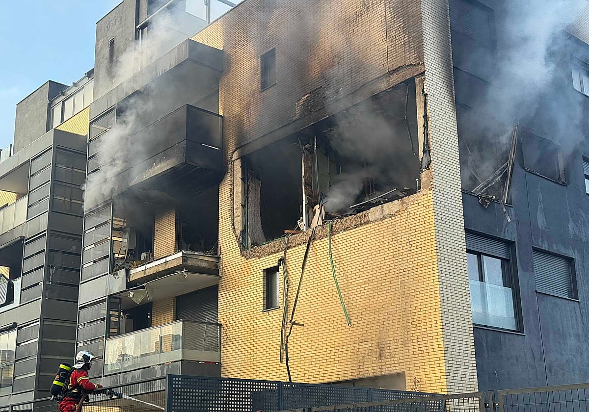 Una explosión provoca un incendio en una vivienda de Valdemoro y deja varios perros intoxicados