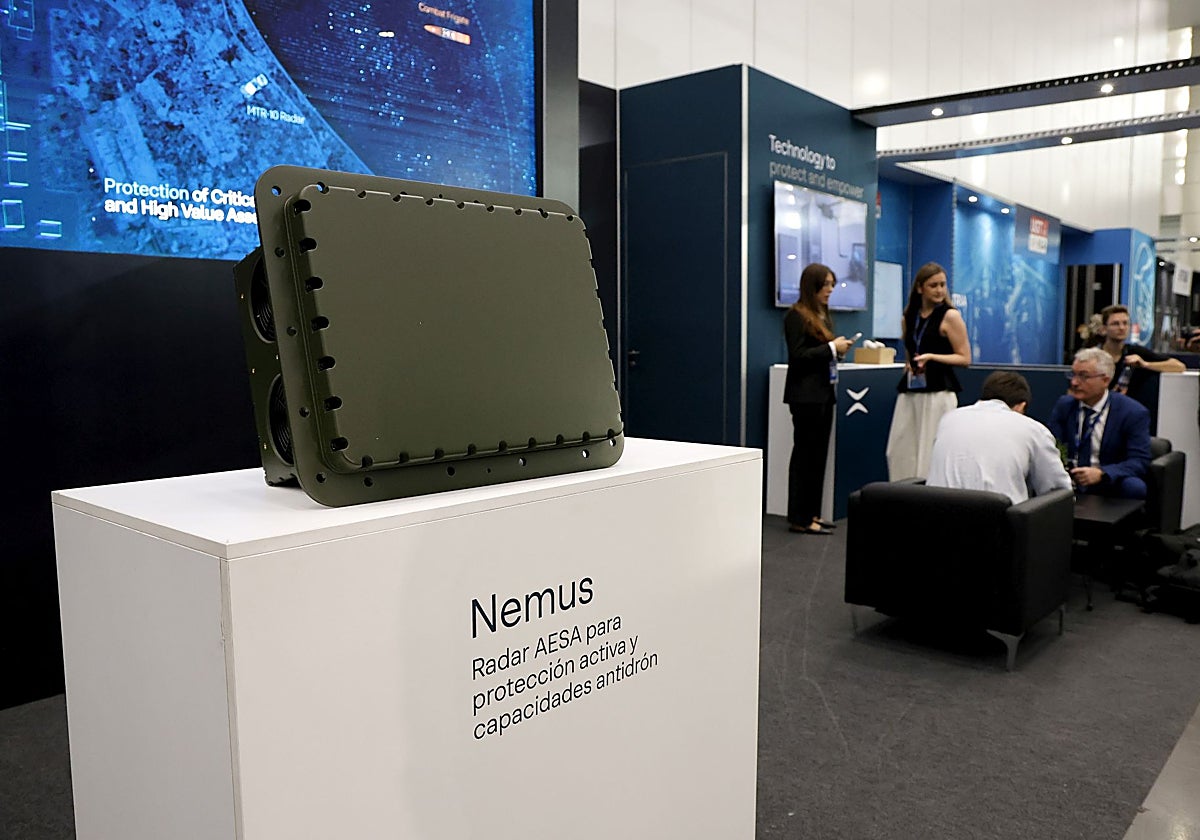 Satélites que registran cambios mínimos y radares anti drones: así es la industria de la defensa en el siglo XXI