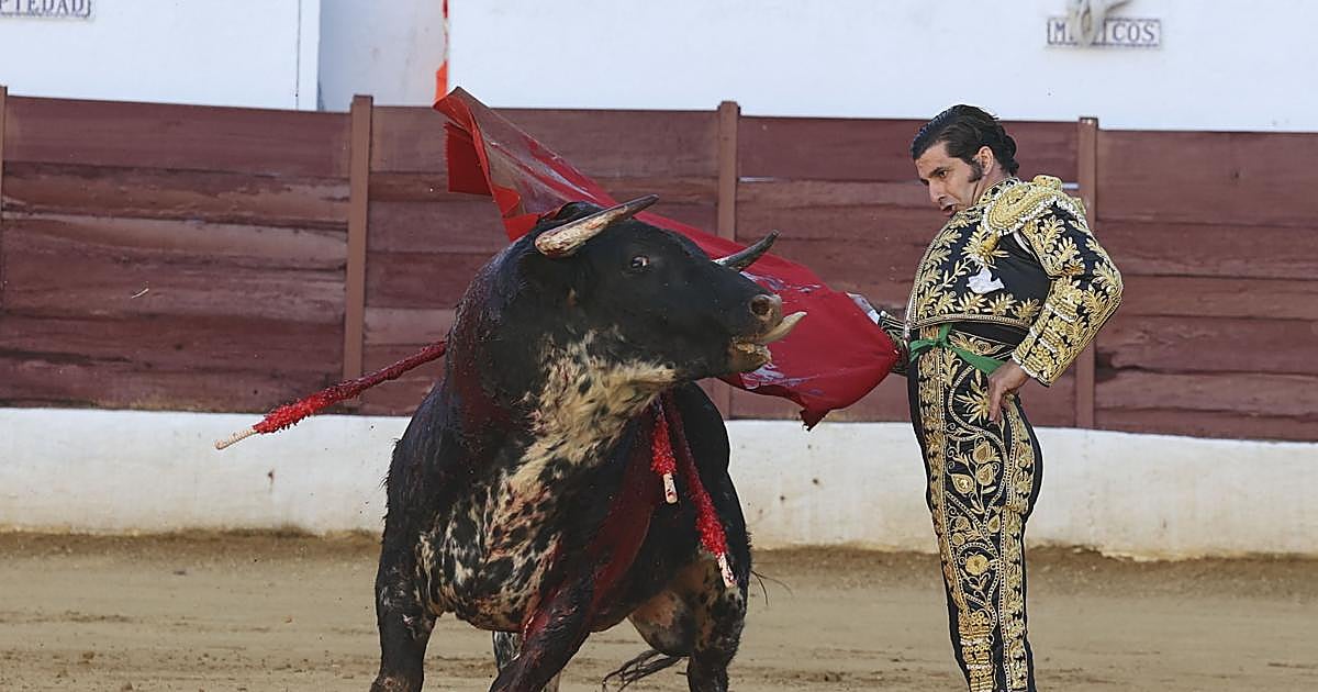 A qué hora son los toros con Morante de la Puebla, Roca Rey y Tomás Rufo y dónde ver gratis en televisión y online la corrida en Valencia hoy