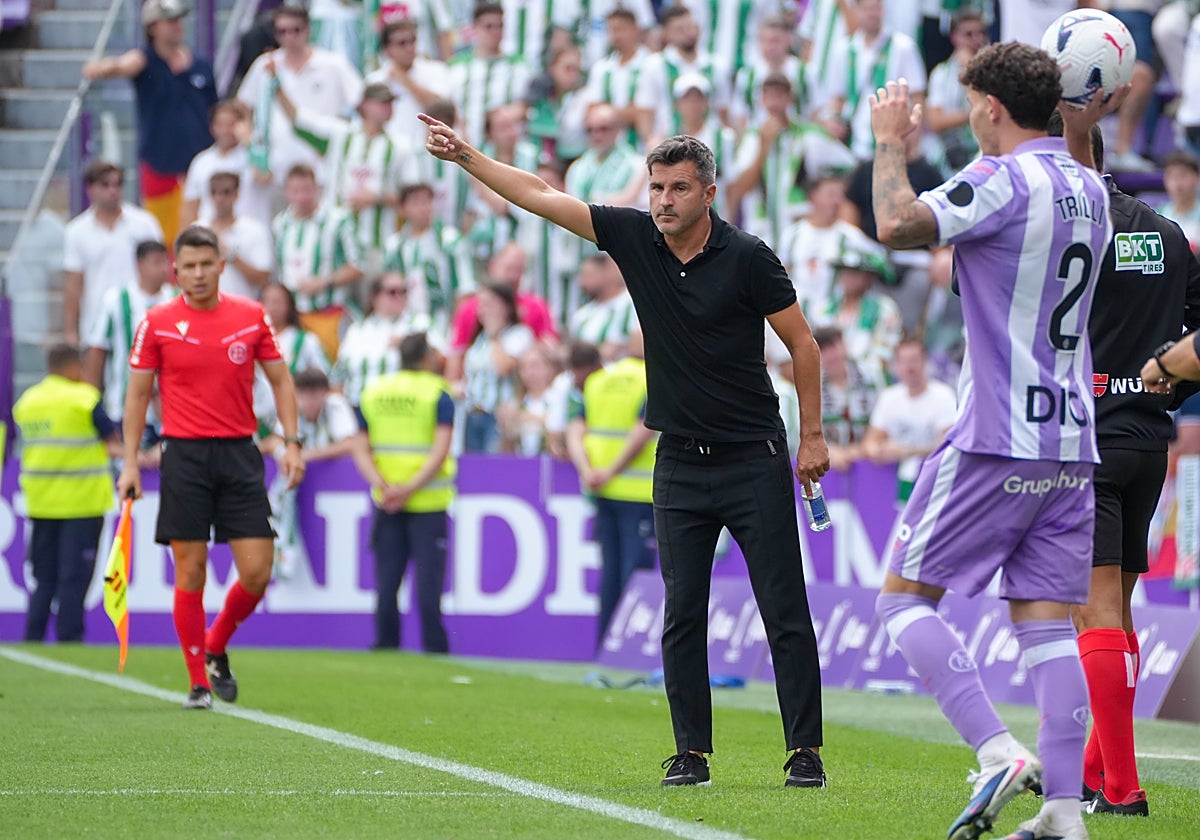 Iván Ania pone el foco en el gran lastre del Córdoba CF: «Estamos concediendo más goles de lo que somos capaces de hacer»
