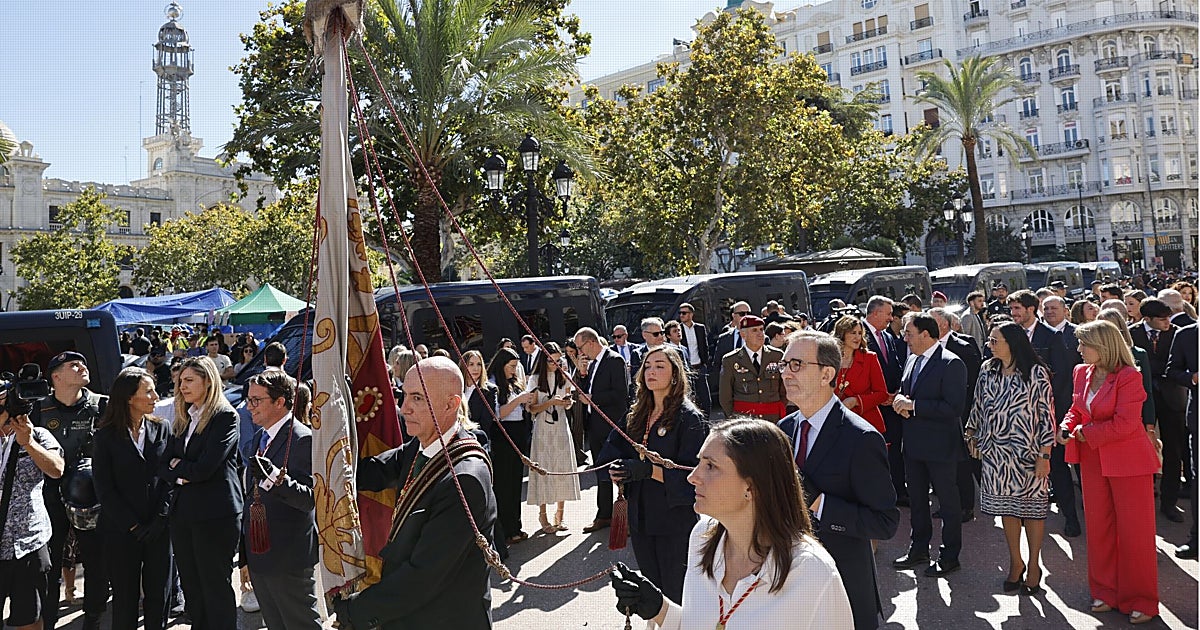 El 9 d Octubre convive en Valencia con la acampada en una plaza blindada