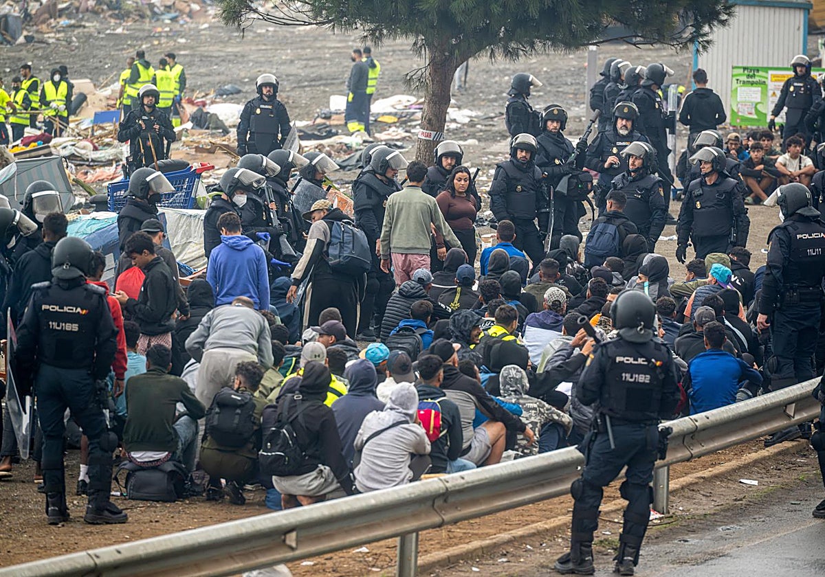 Dos tercios del país aplicarían el estado de excepción en Ceuta tras la invasión