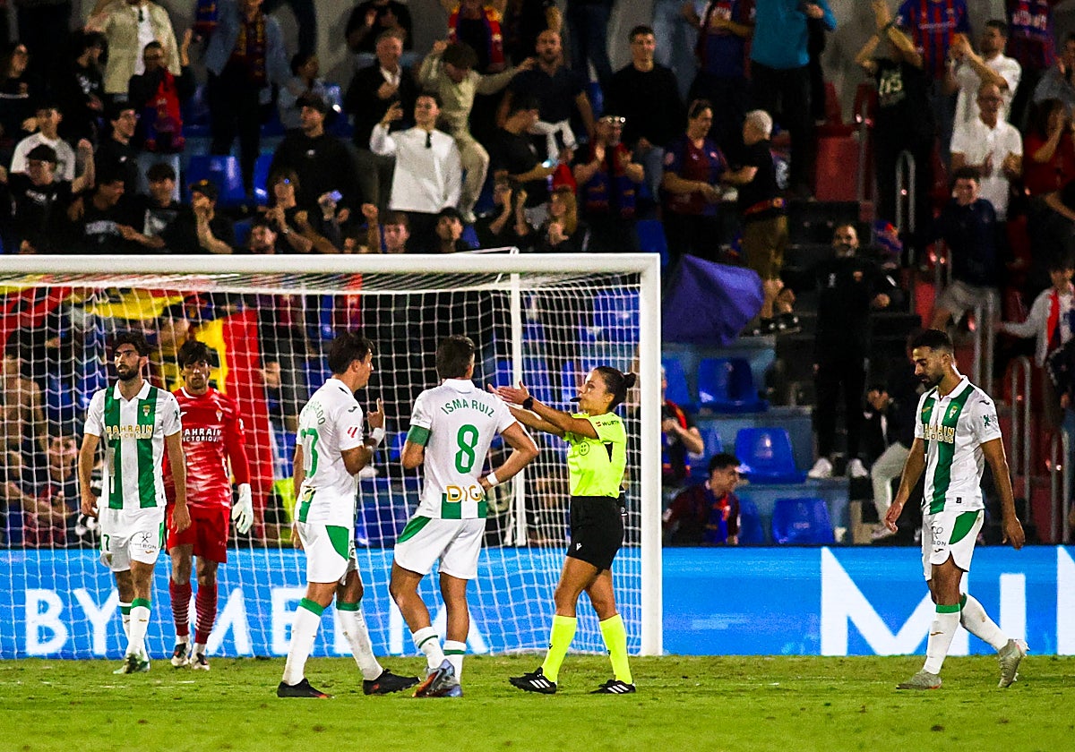 El Córdoba CF, sin excusas a las que agarrarse: los tres aciertos arbitrales ante el Eldense